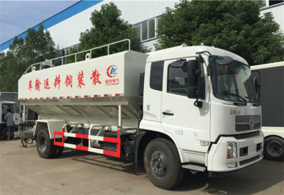 畜牧散装饲料车25方多利卡散装饲料车价格解析与选购指南