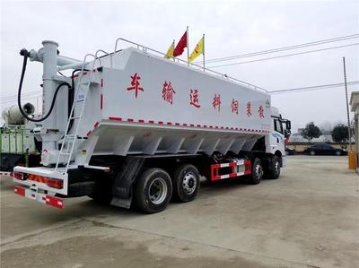 解放四轴饲料车 铝合金罐体20吨不超载，高效运输新选择